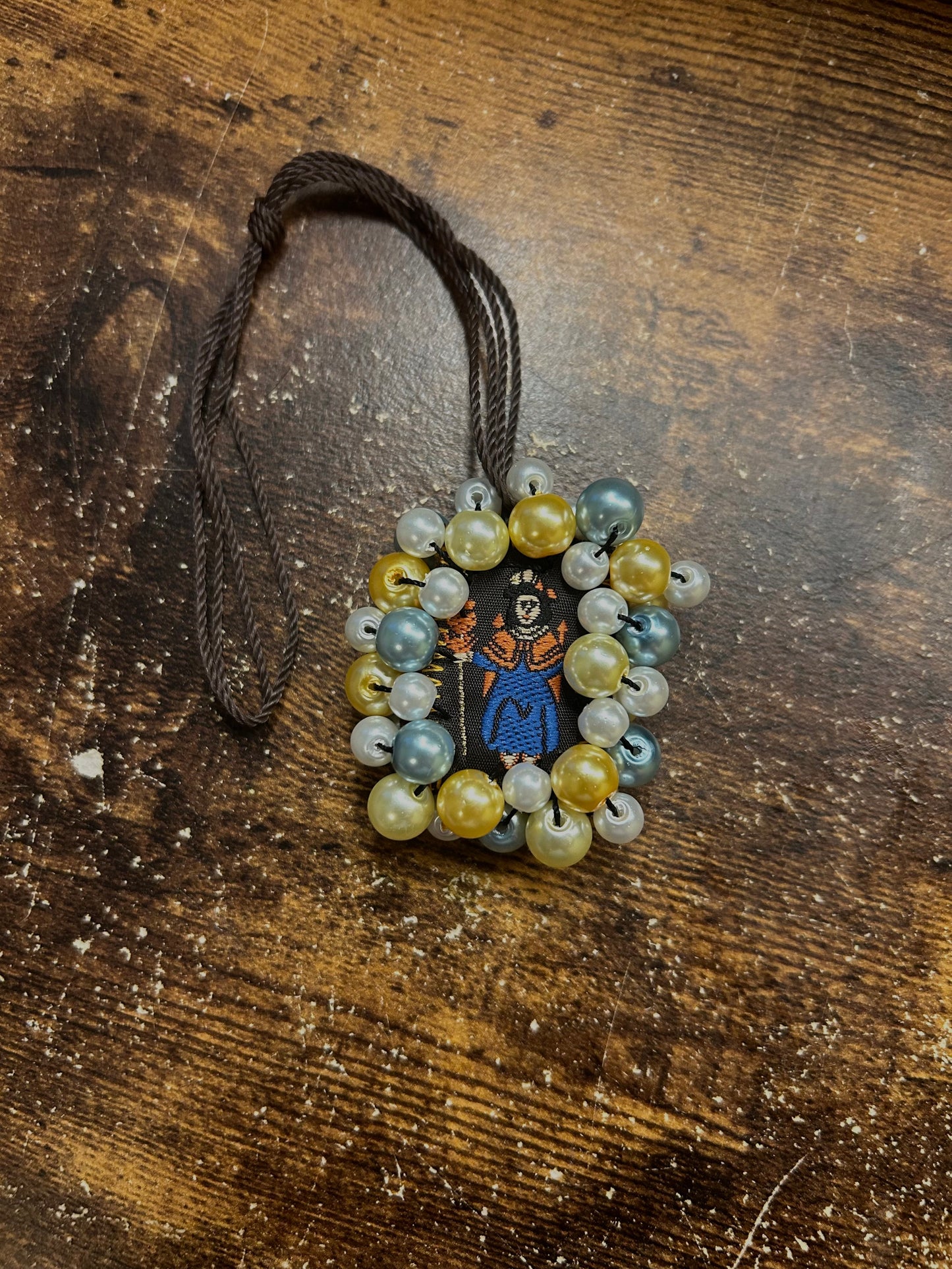 Pearl beaded Santo niño de atoche Escapulario