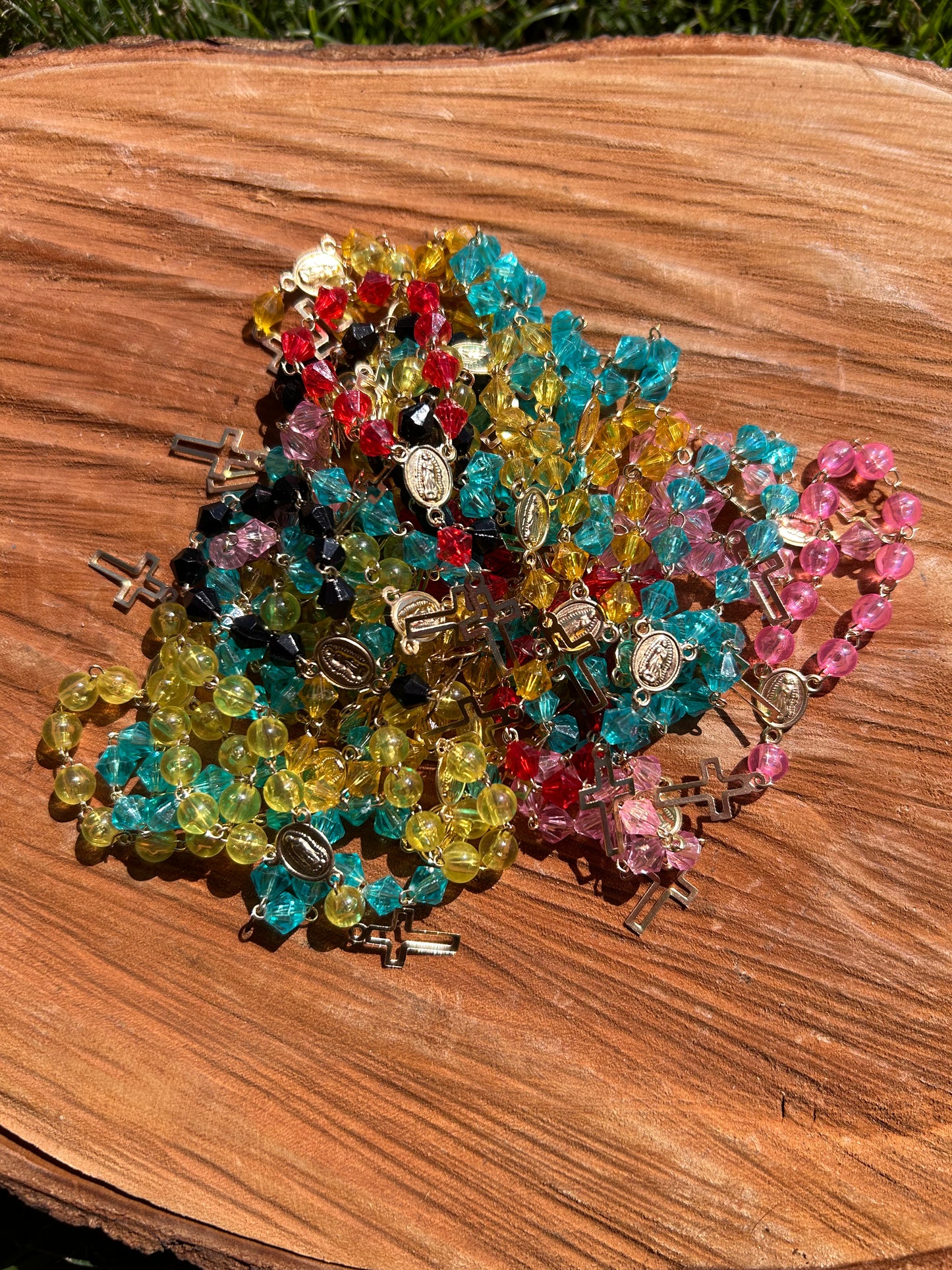 Rosarios de colores