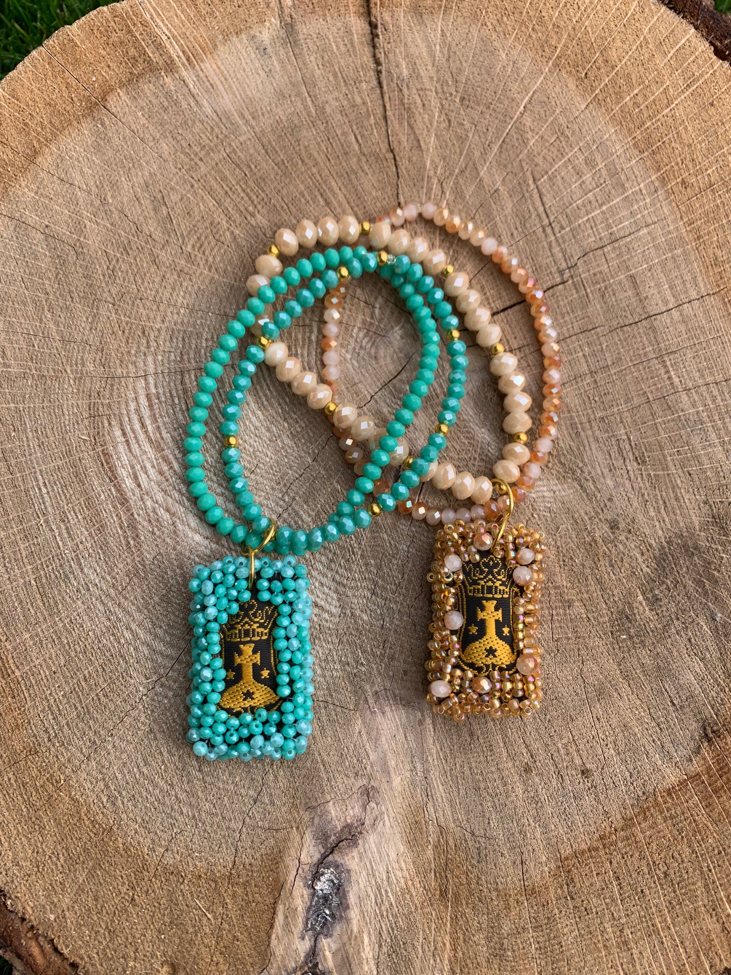 Escapulario bracelets